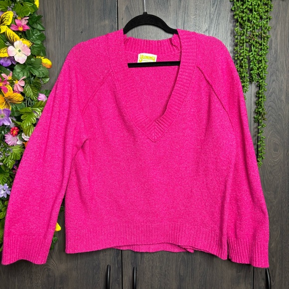 b💙2/$40💙Yummy Sweater Co Vibrant Pink V Neck Pullover Sweater Size M - Picture 1 of 16